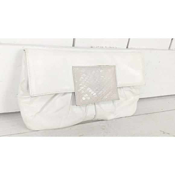 Vintage white leather clutch handbag purse - Picture 3 of 6